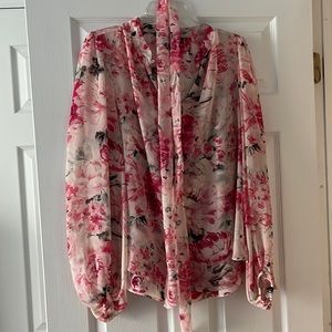 White House black market shirt